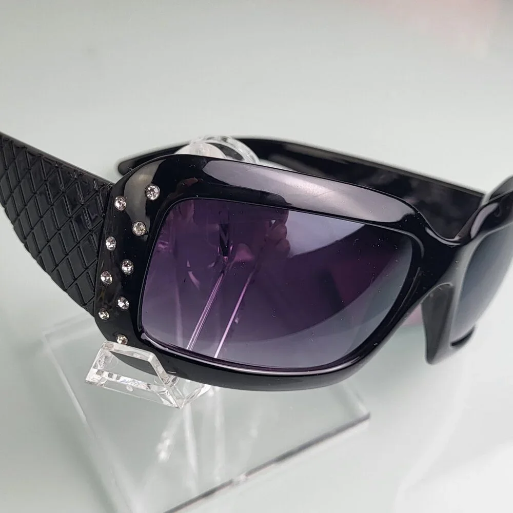 NWT DESIGNER INSPIRED WOMEN'S RHINESTONE ACCENT SUNGLASSES (2 for $25)